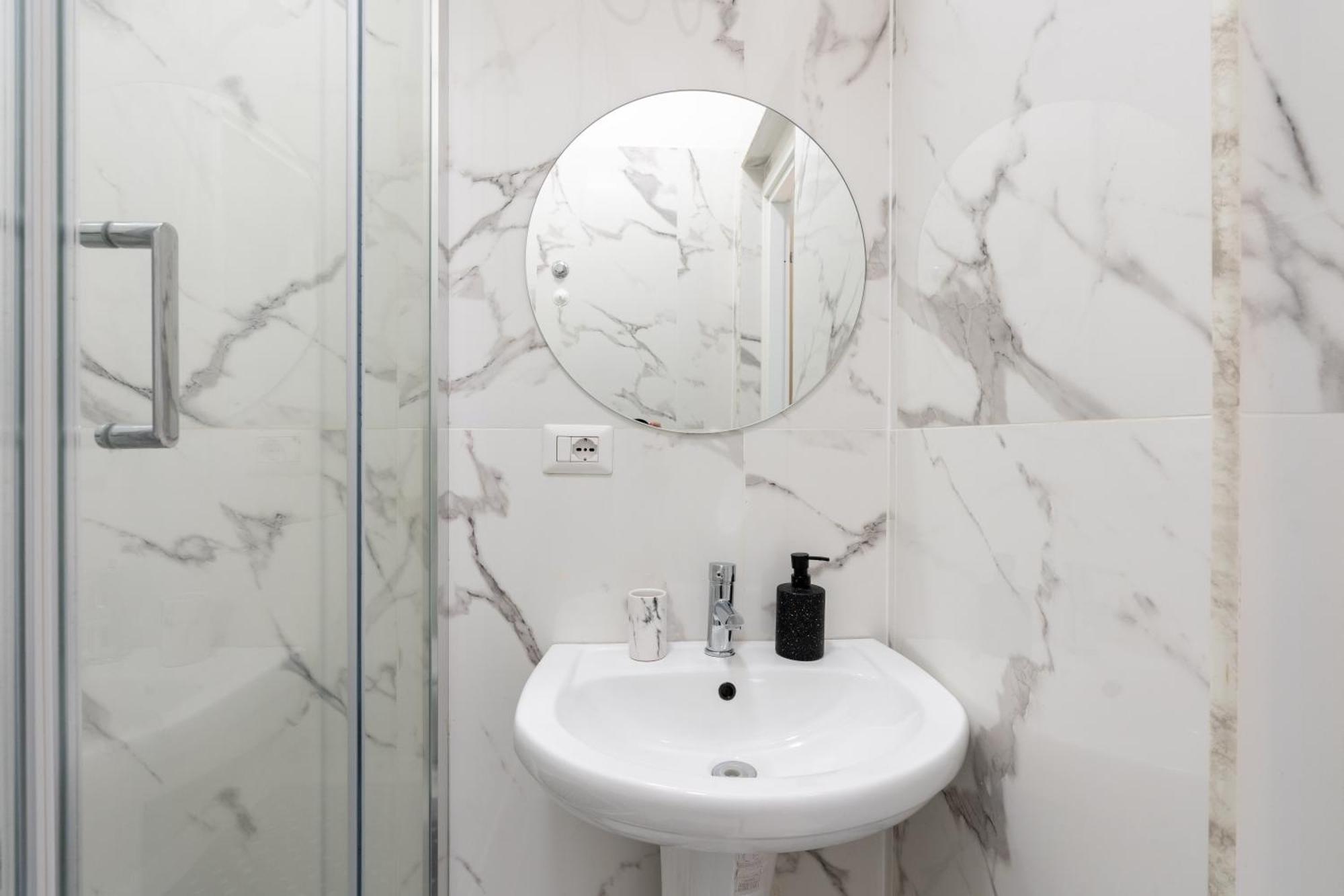 Amazing Apartment Near To Colosseo And Subway Rome Luaran gambar